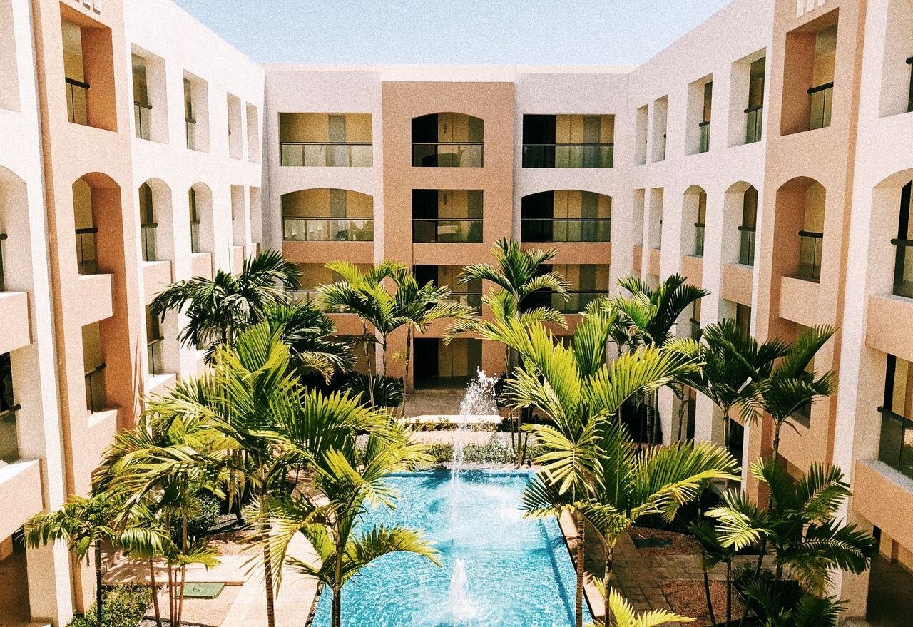 Resort lawn and garden